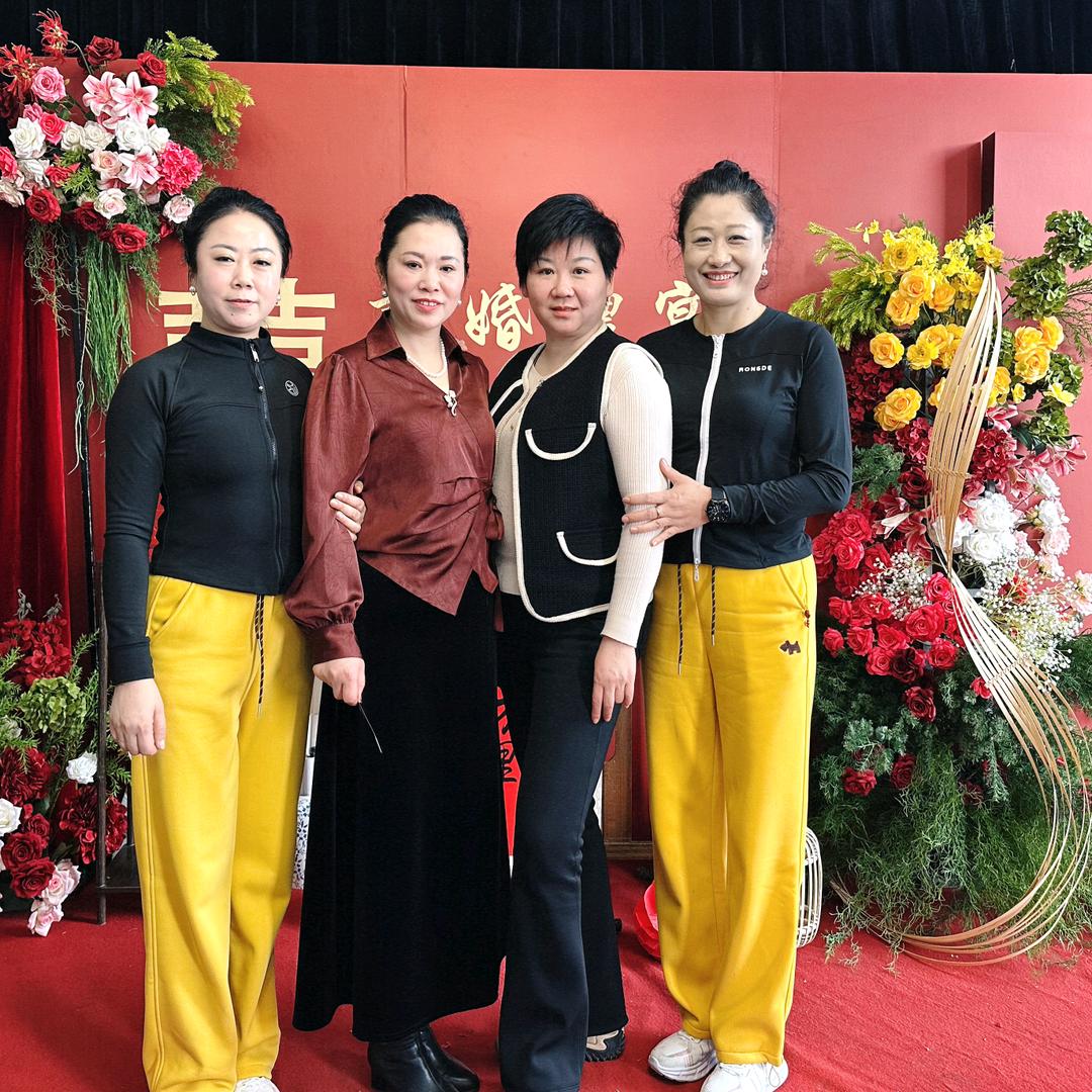 莲姐爱健身（姐妹组合）