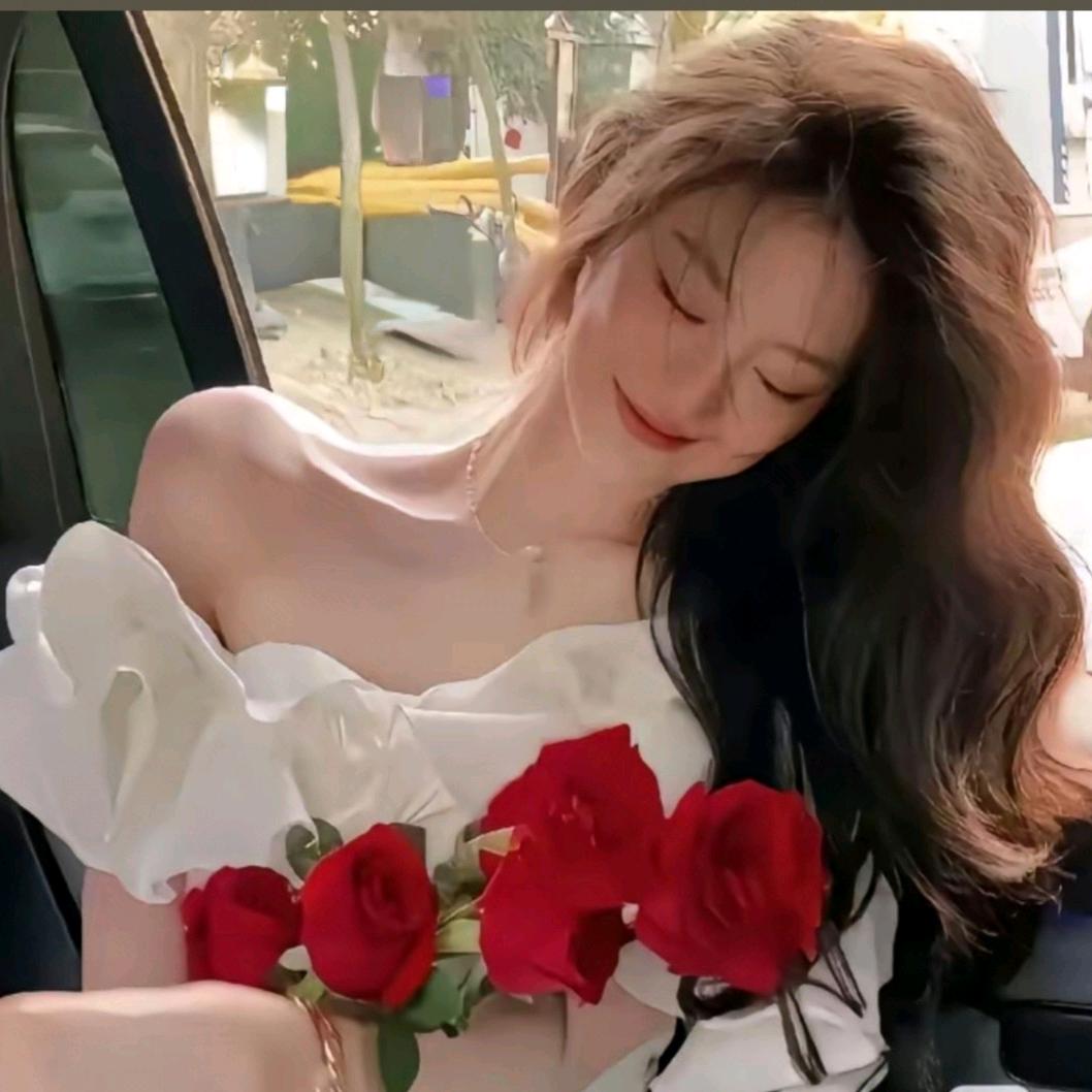 এ᭄𝑄𝑢𝑒𝑒𝑛伊荷娜❣️