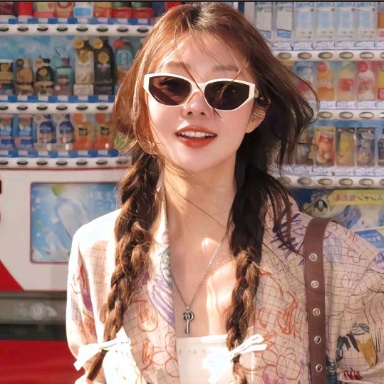 榴莲是辣的૮₍ ˃ ⤙ ˂ ₎ა