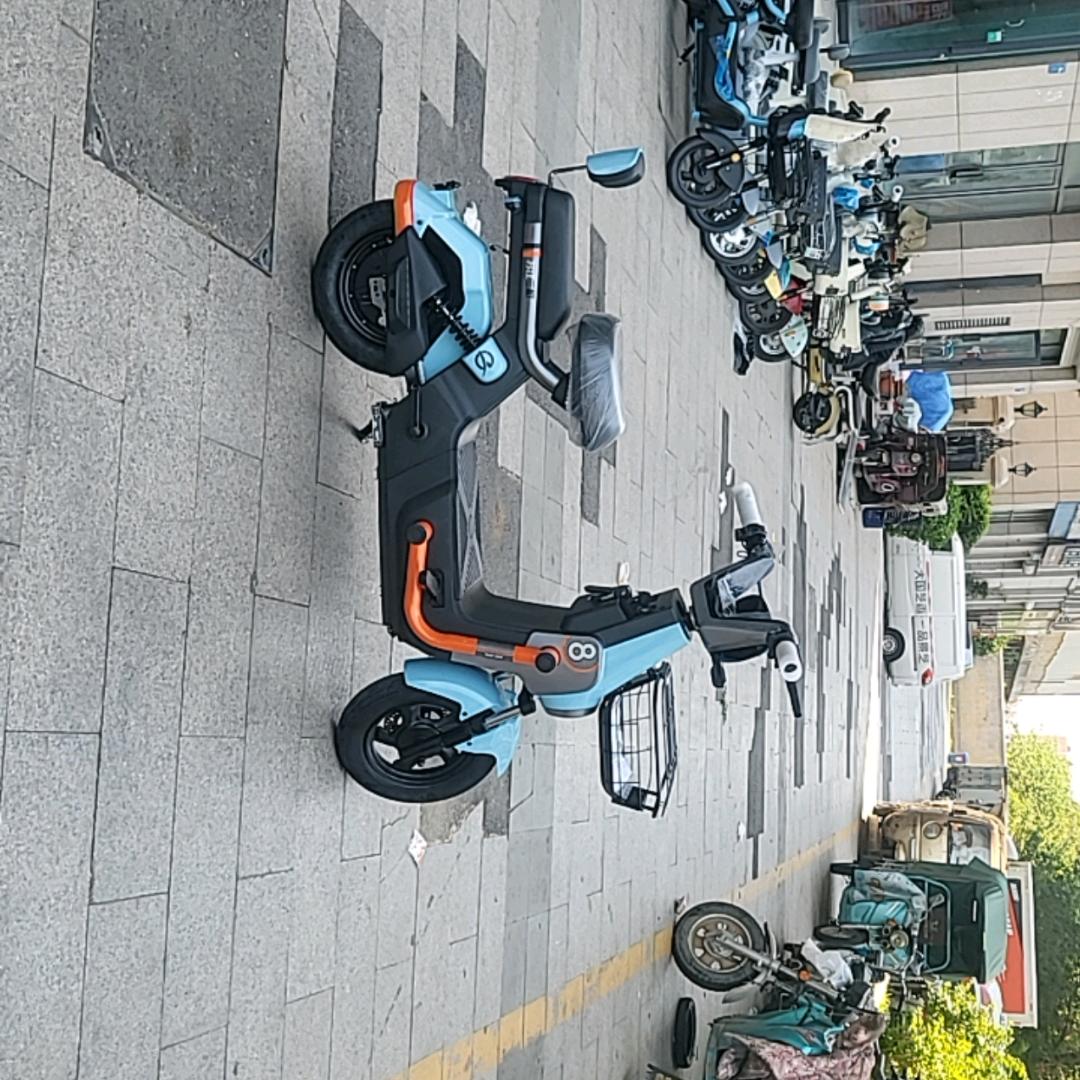 鸿运车业电动车批发