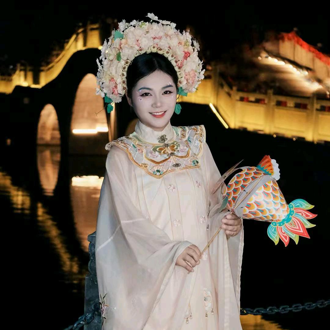 余：Y  ૮₍♡♡₎აU