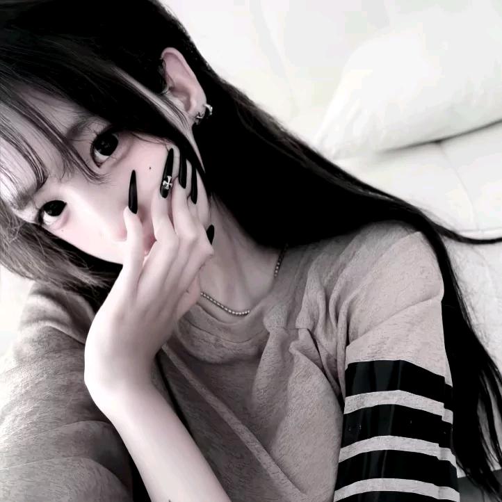 ^摆烂小鱼^.