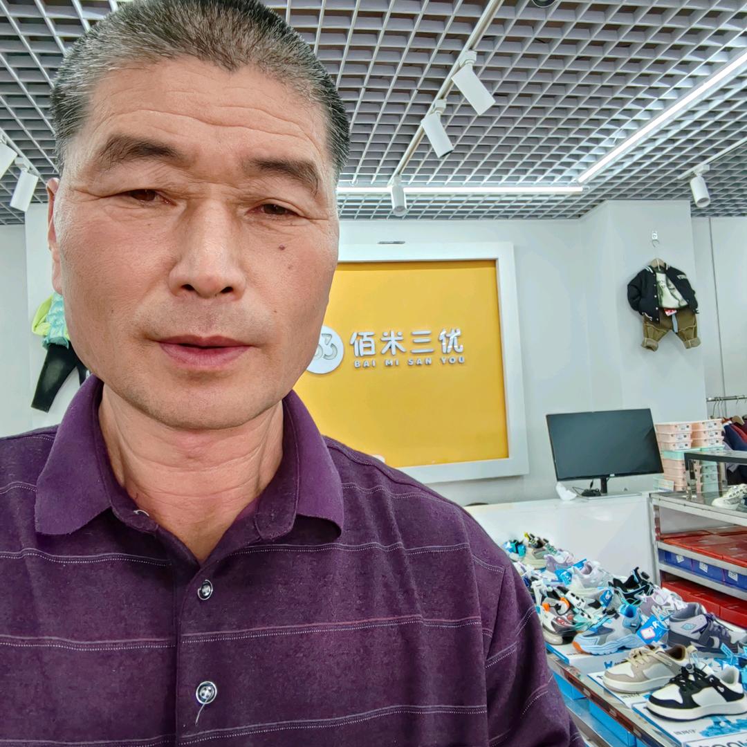 晏廷兵（佰米三优童装）