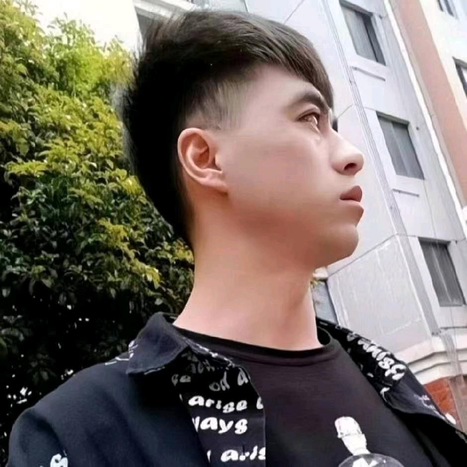 好小伙潇潇洒洒