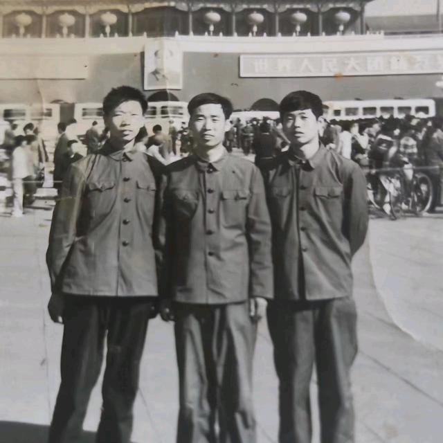 情系军旅