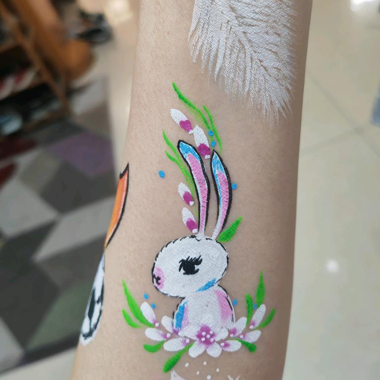 仪征‖﹉贩卖童年快乐的彩绘师