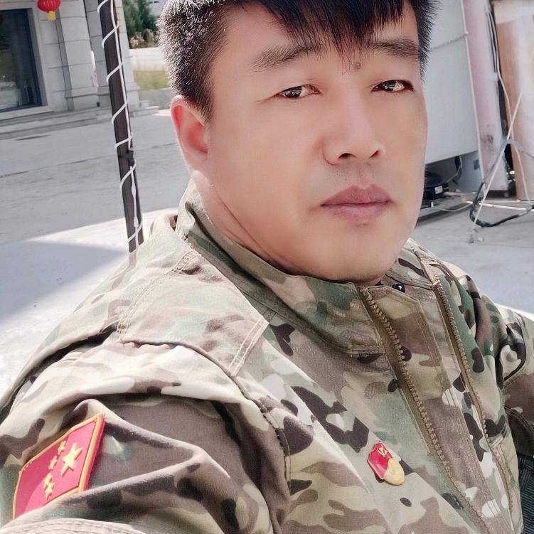 兵哥👮👉在大美新疆👮做各种工程中