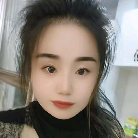 敏艳穿搭