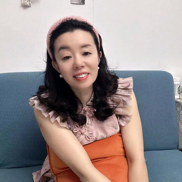 爱养发的梅梅