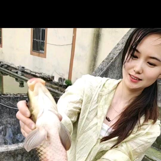 凤妹爱钓鱼