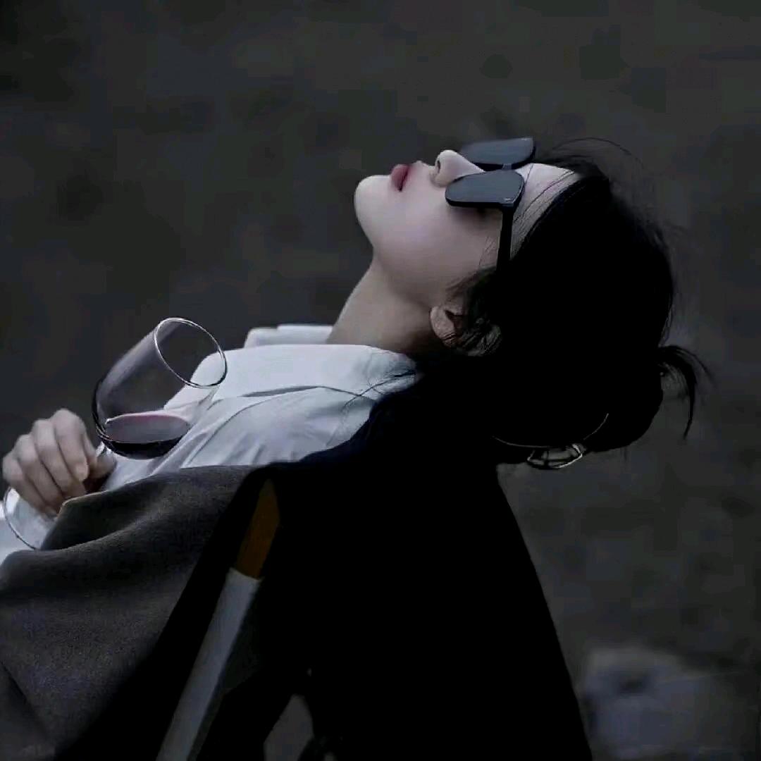 去NM的rose头像