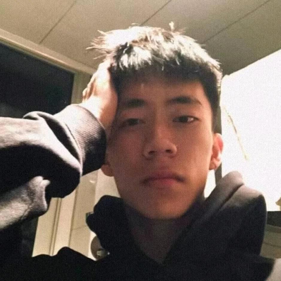 江一辰.