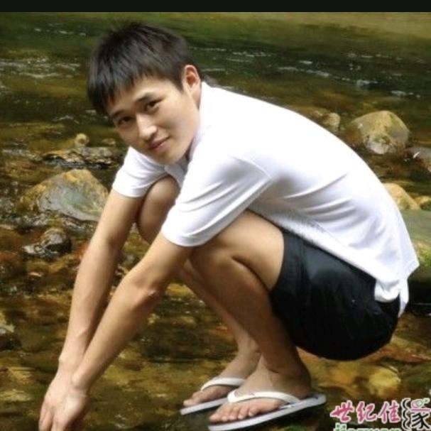 被欺负的小孩子