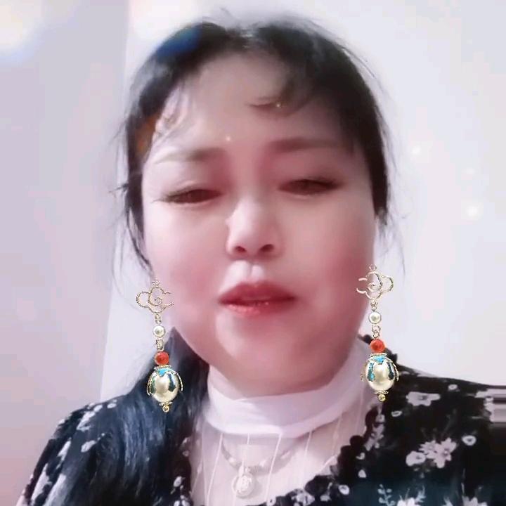 曾                  芬