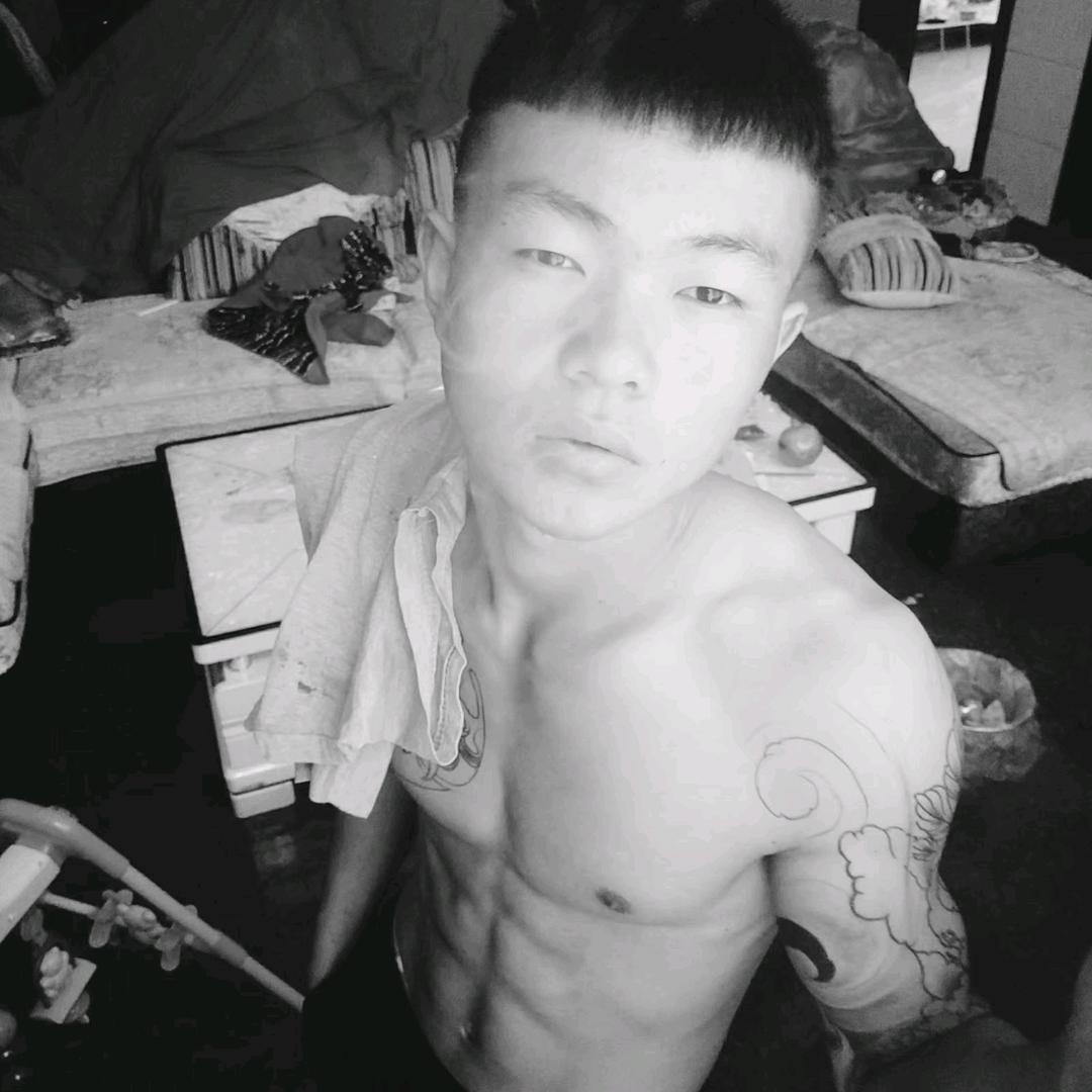 小辉《砍树 伐木工人》