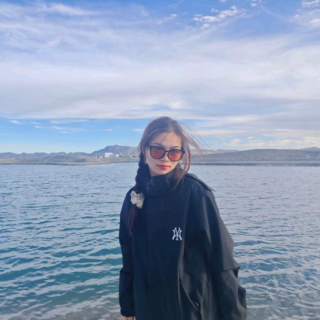 ｡✧* ꧁夏荷꧂✧*｡