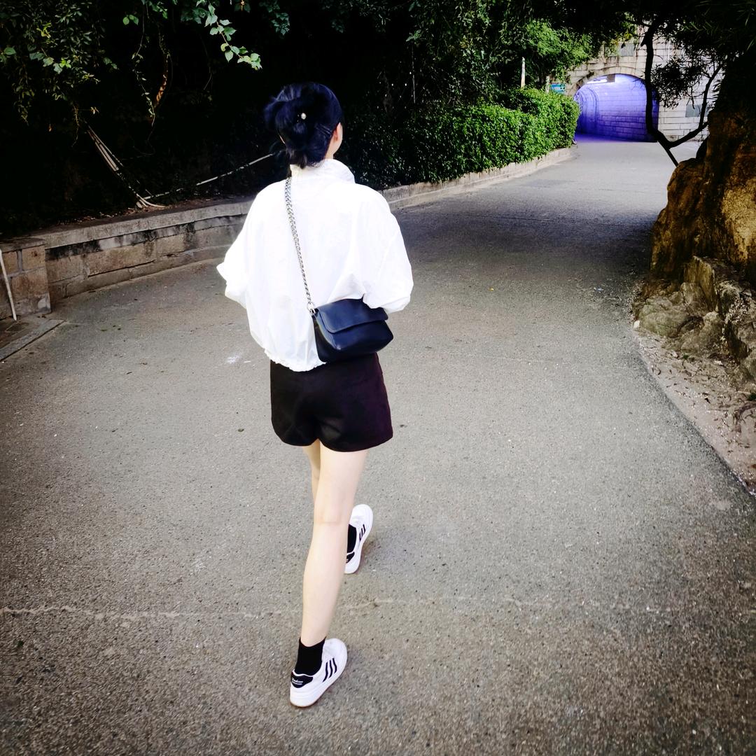 亿诺服装厂，西西
