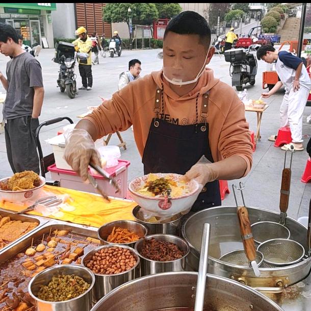 一碗不正经的螺蛳粉😅