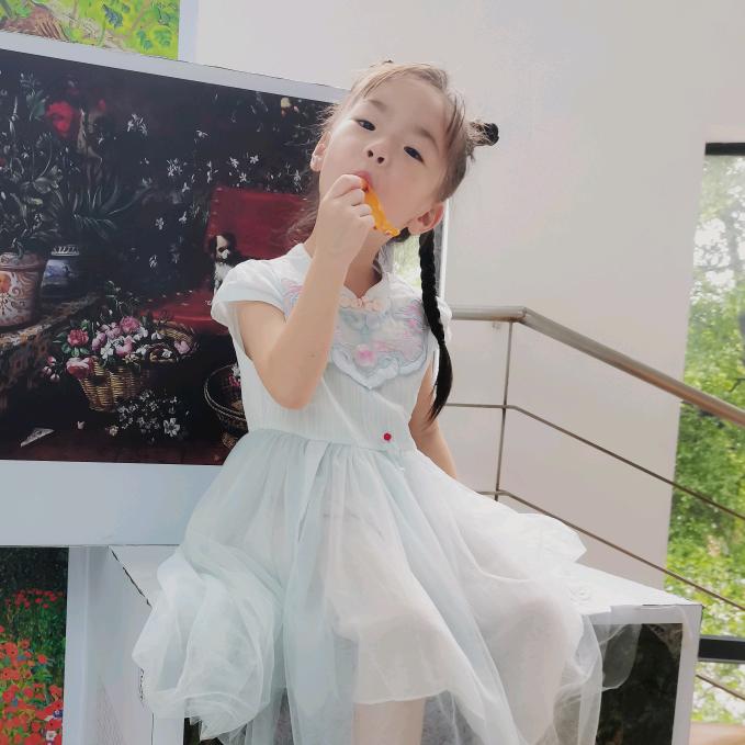 枝依小姐姐