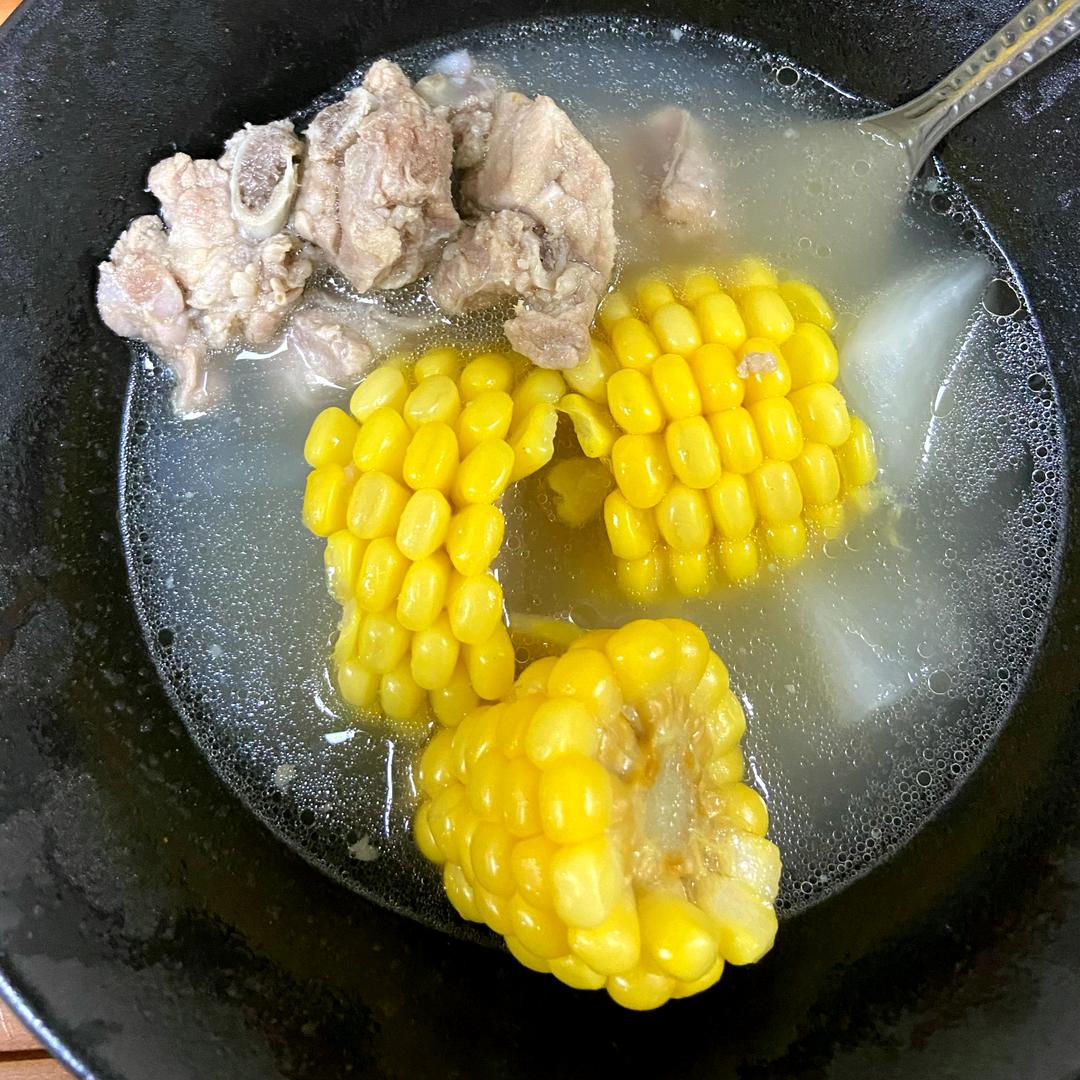 排骨玉米汤