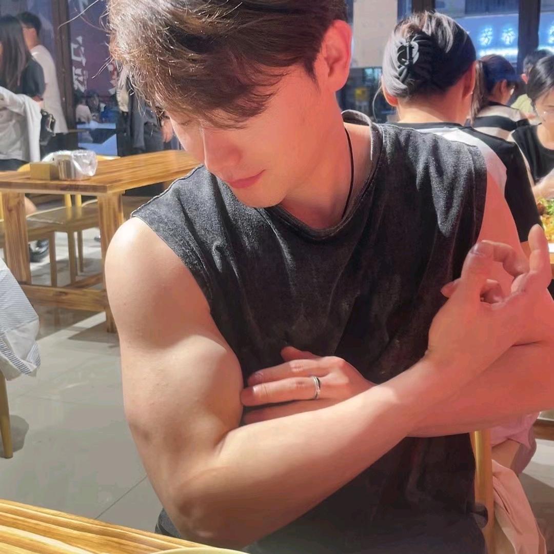 欲买桂花同载酒，终不似，少年游。