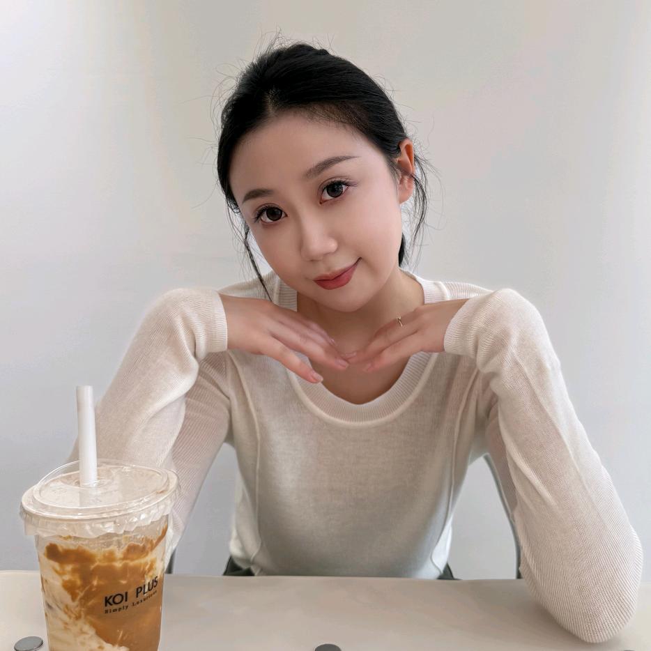 周梓琦.