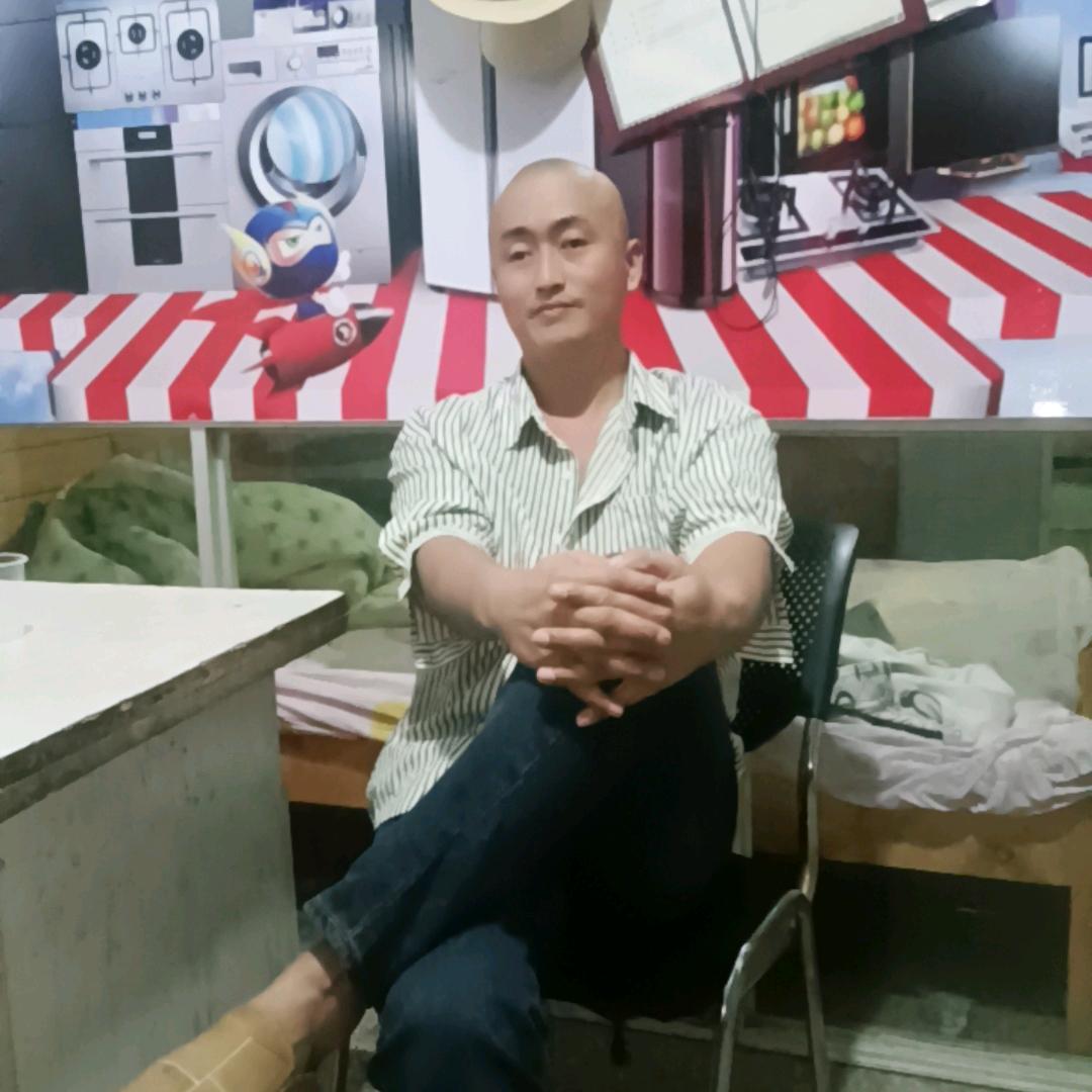 拆除各种大型厂房，设备，回收废铁，报废车