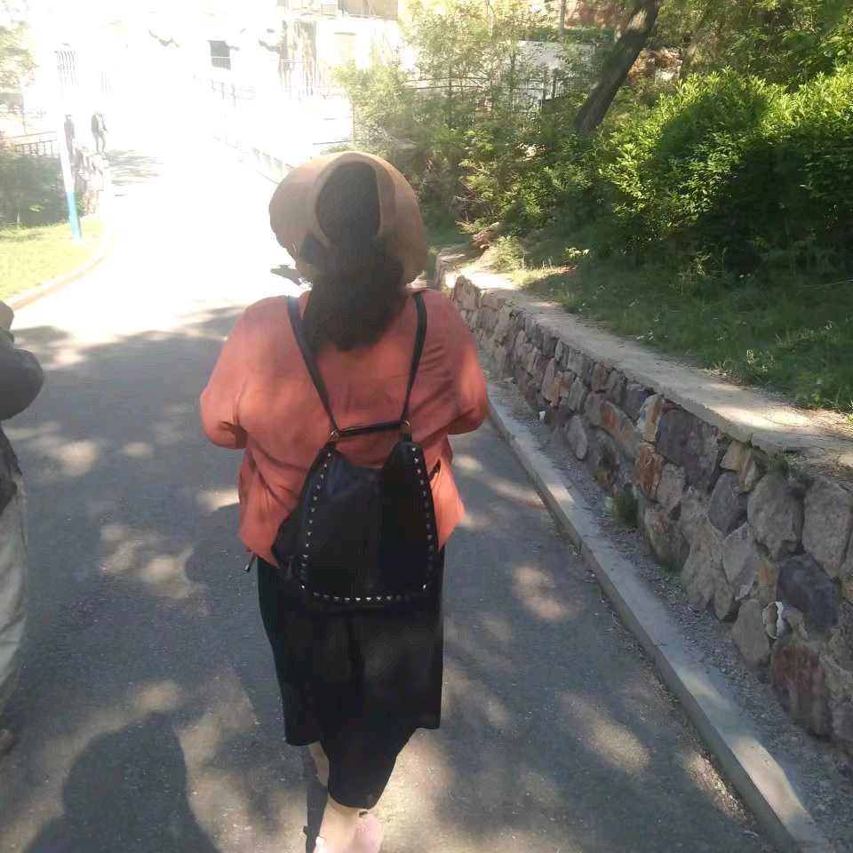 邱高气爽