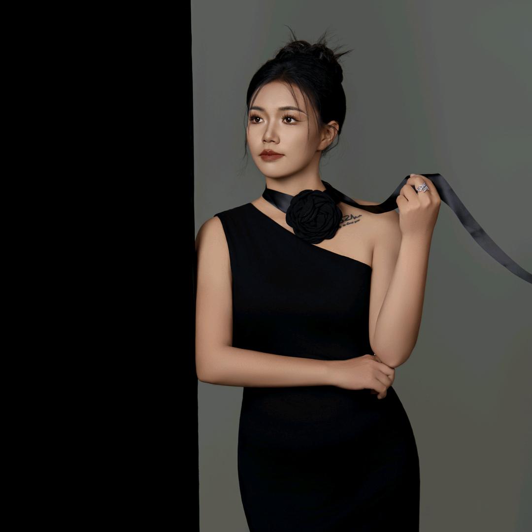 巧家予你婚纱礼服馆化妆师唐巧