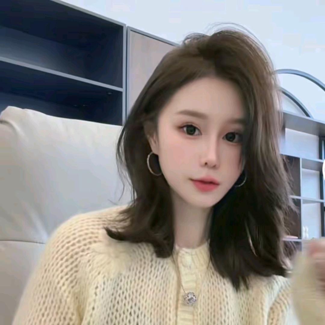 我是皮皮皮皮皮皮吖爆款穿搭