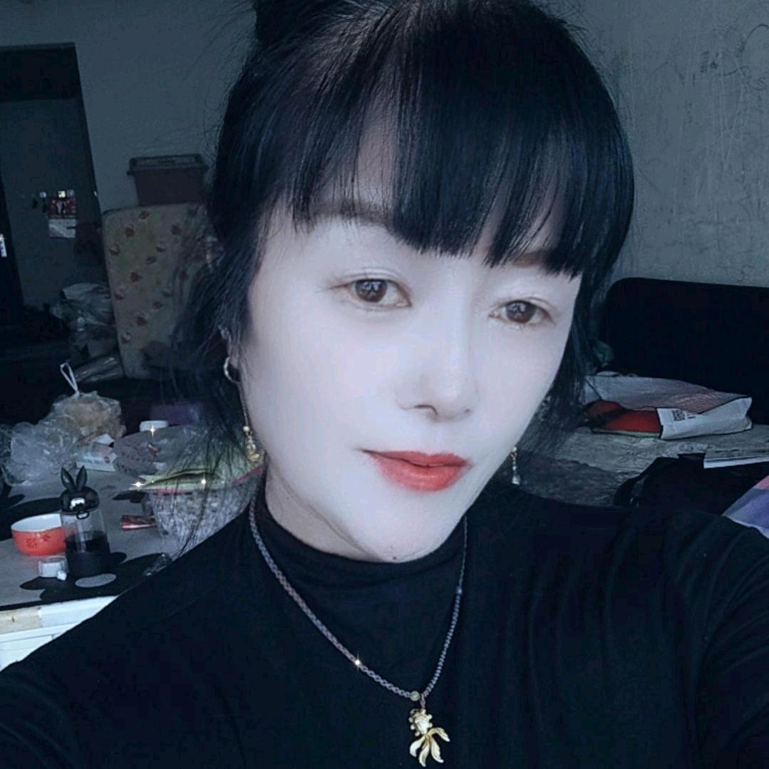 女人不坚强。懦弱给谁看？