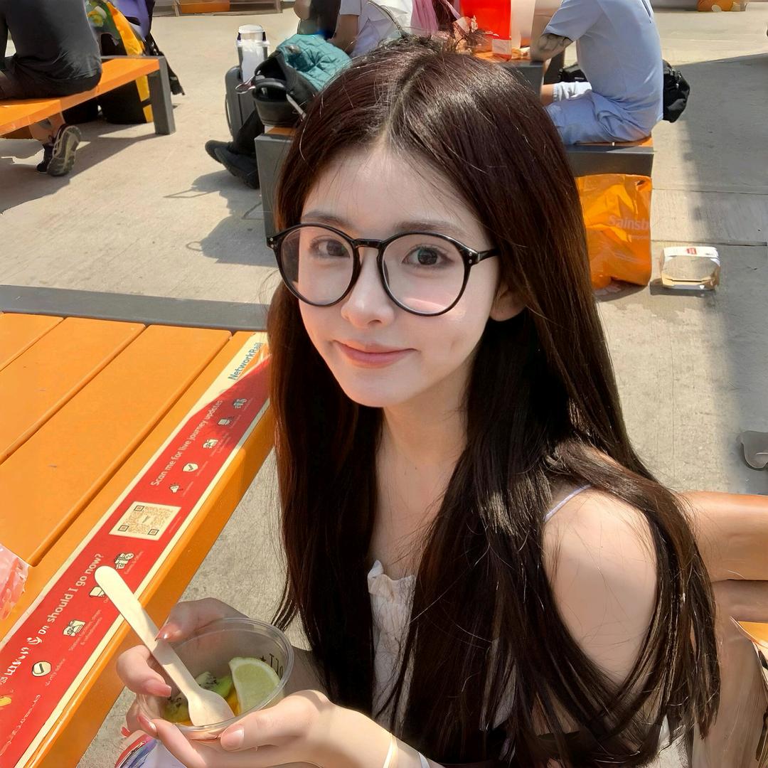 妮妮超会吃🍬