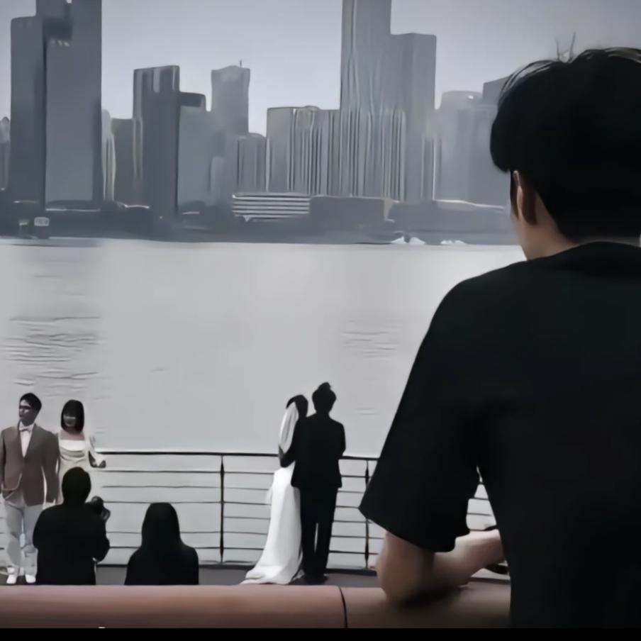 :)和自由很熟