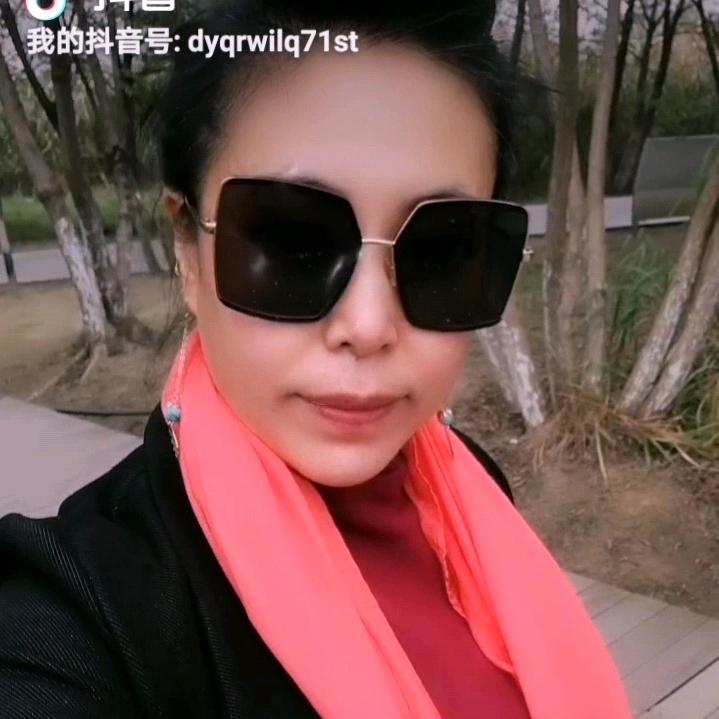 我是一棵小草（幸福一家人🇨🇳）