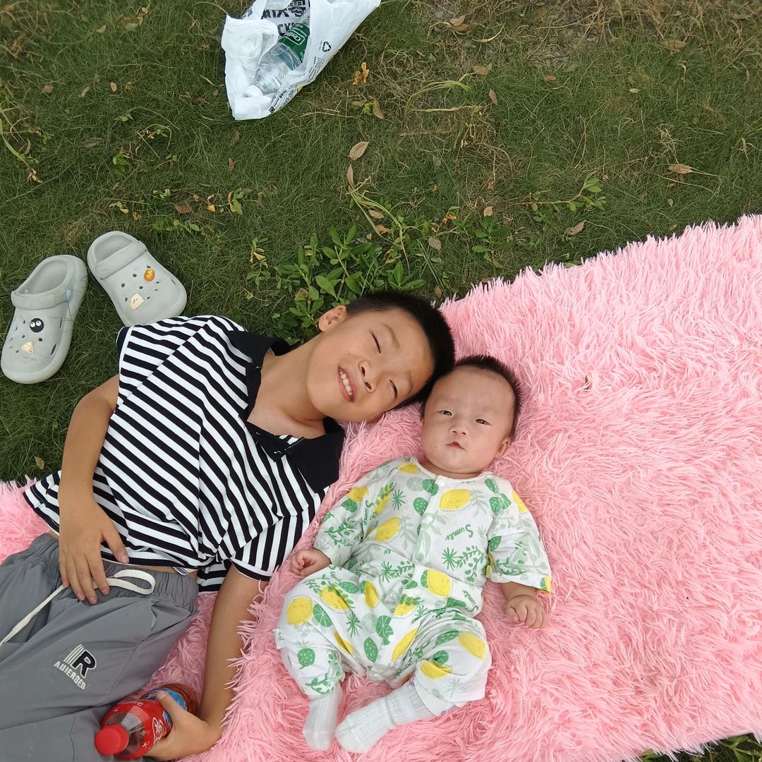 杨骏腾杨诗语