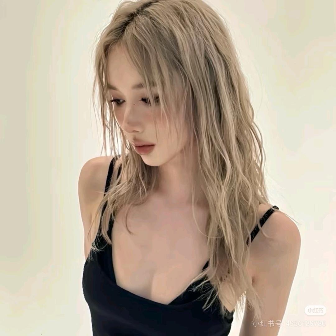 👑