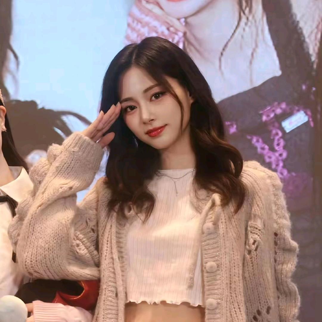 发现前女友是女同被出轨后点女模点到小三