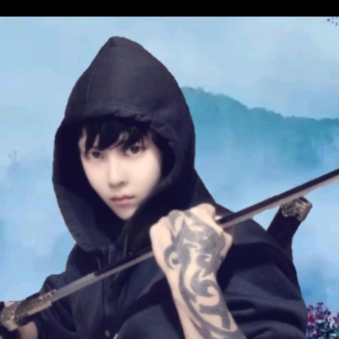 深海漫步小鱿鱼