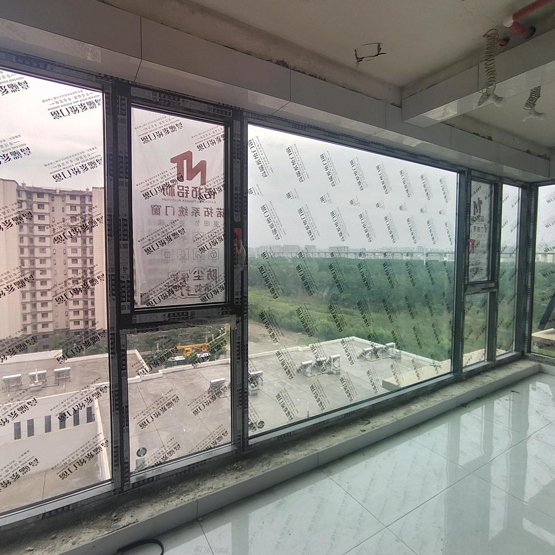 在盐城卖门窗的小周