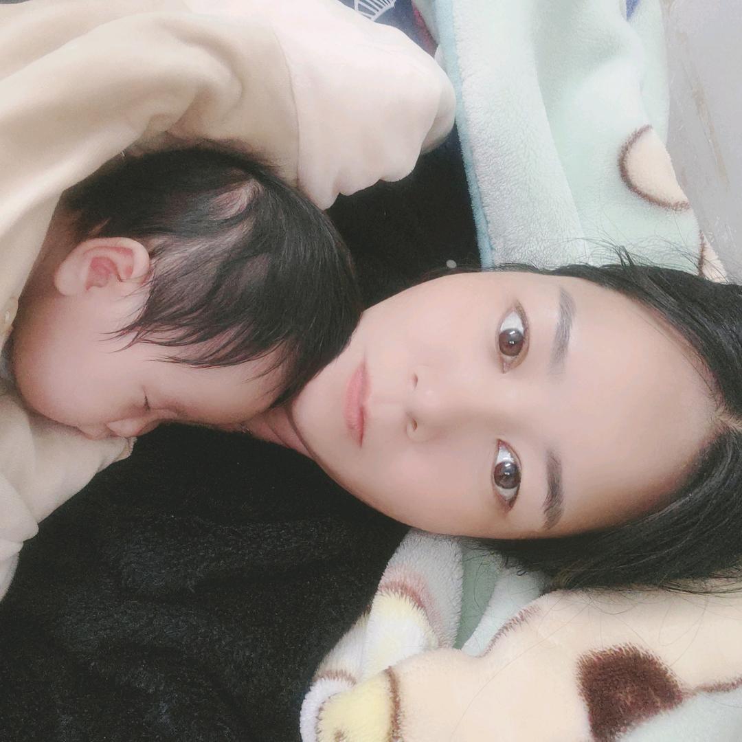 萌妹妈，单亲带娃
