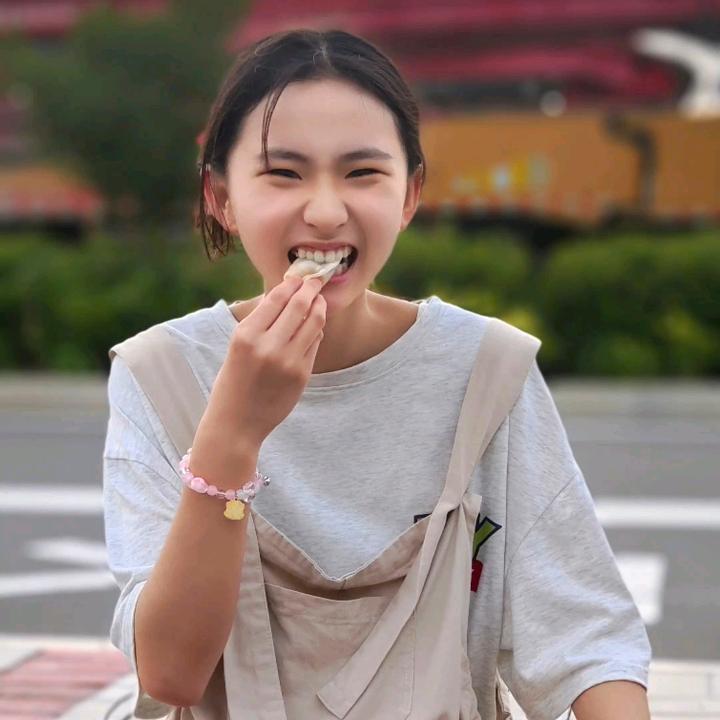 悦莉（小饭搭子）
