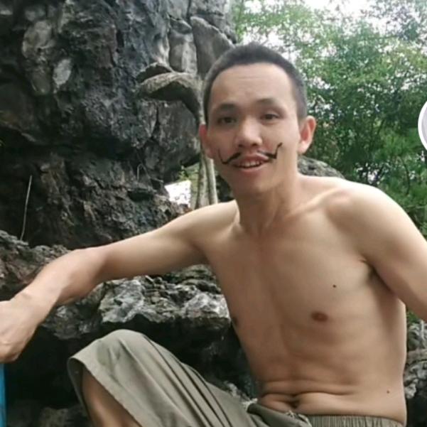 小五爱吹闪牛
