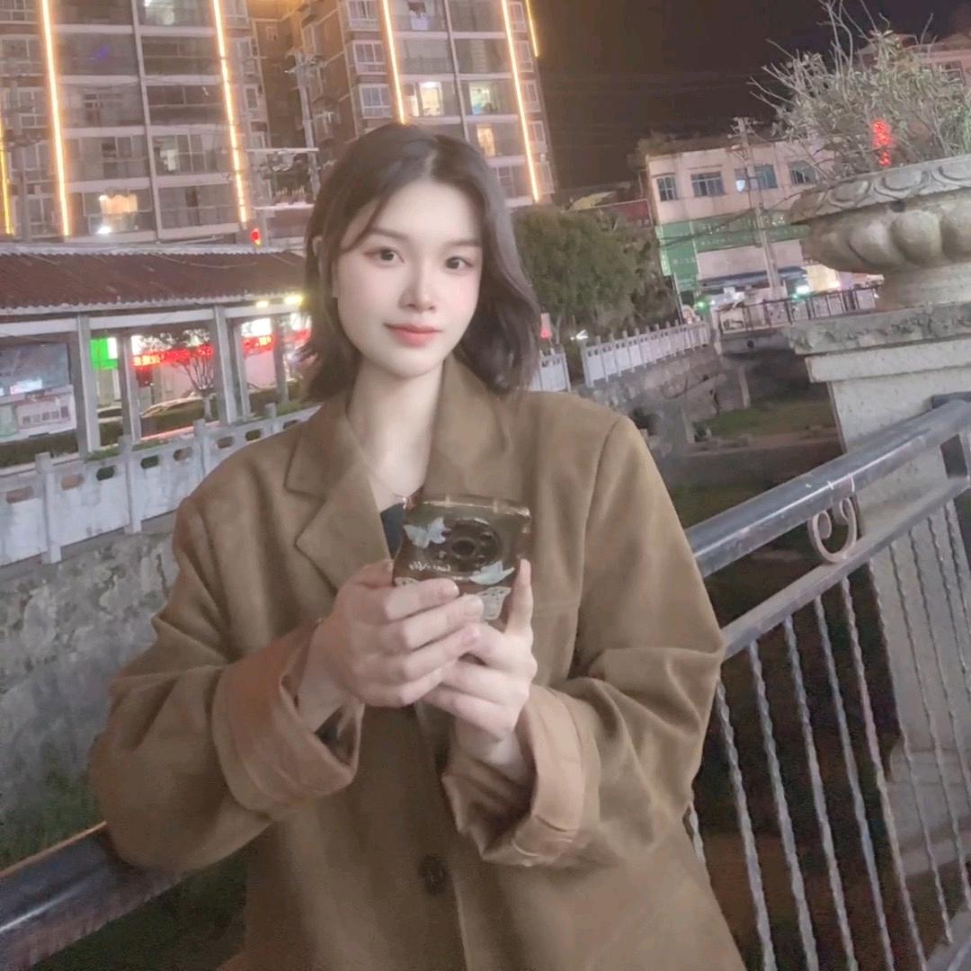 长顺 （喜眉颜究美容馆）