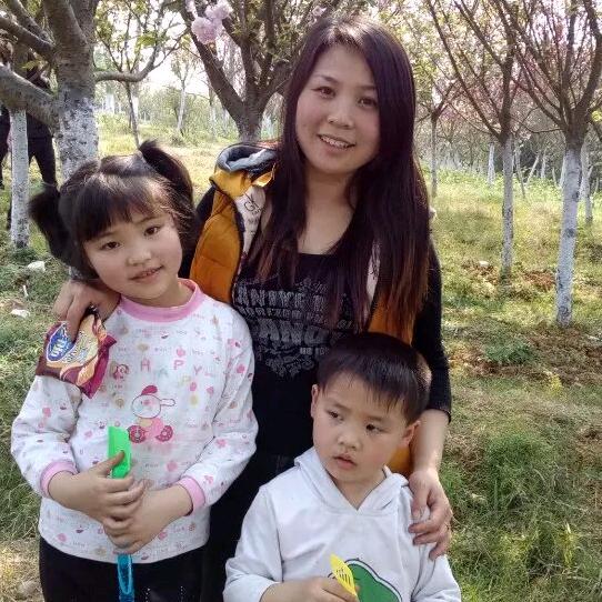 女子宝贝(❁´◡`❁)抱抱