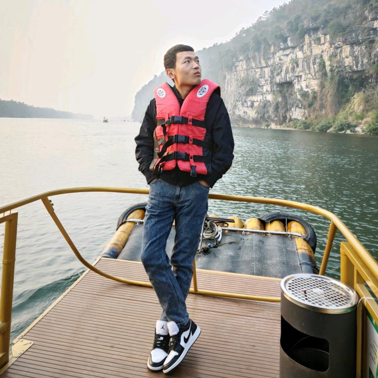 嗯。你好