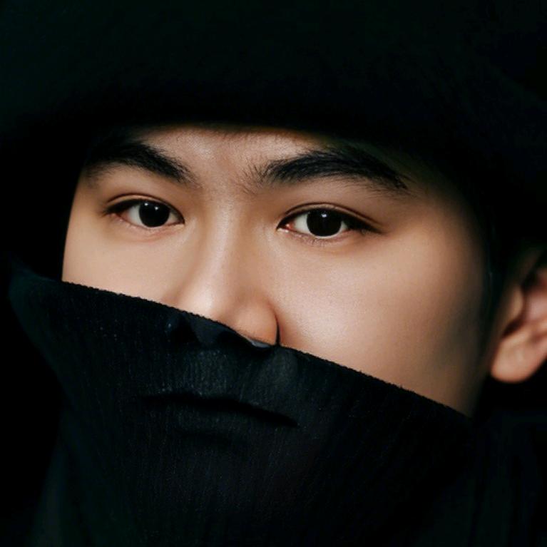 LEE H