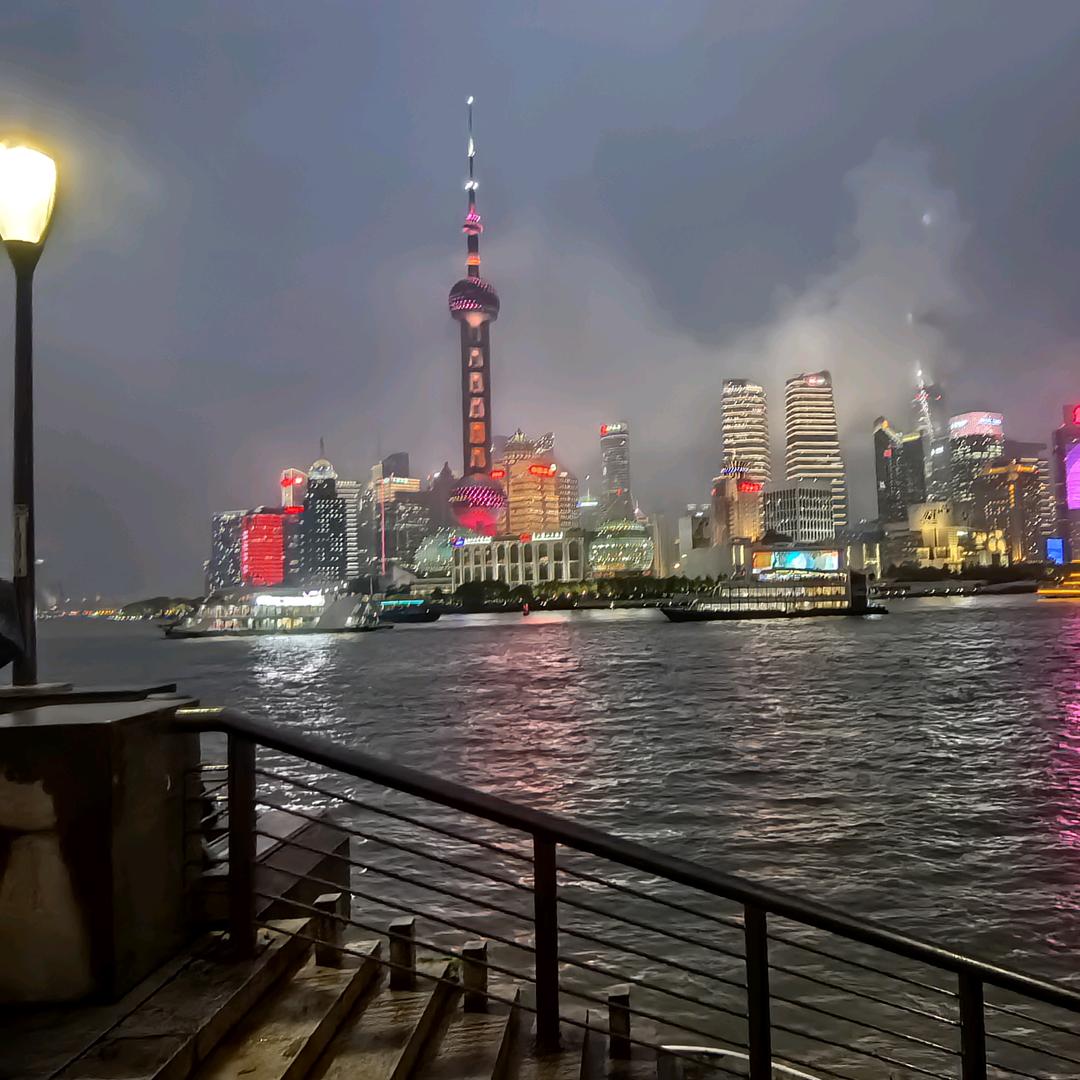 呢喃
