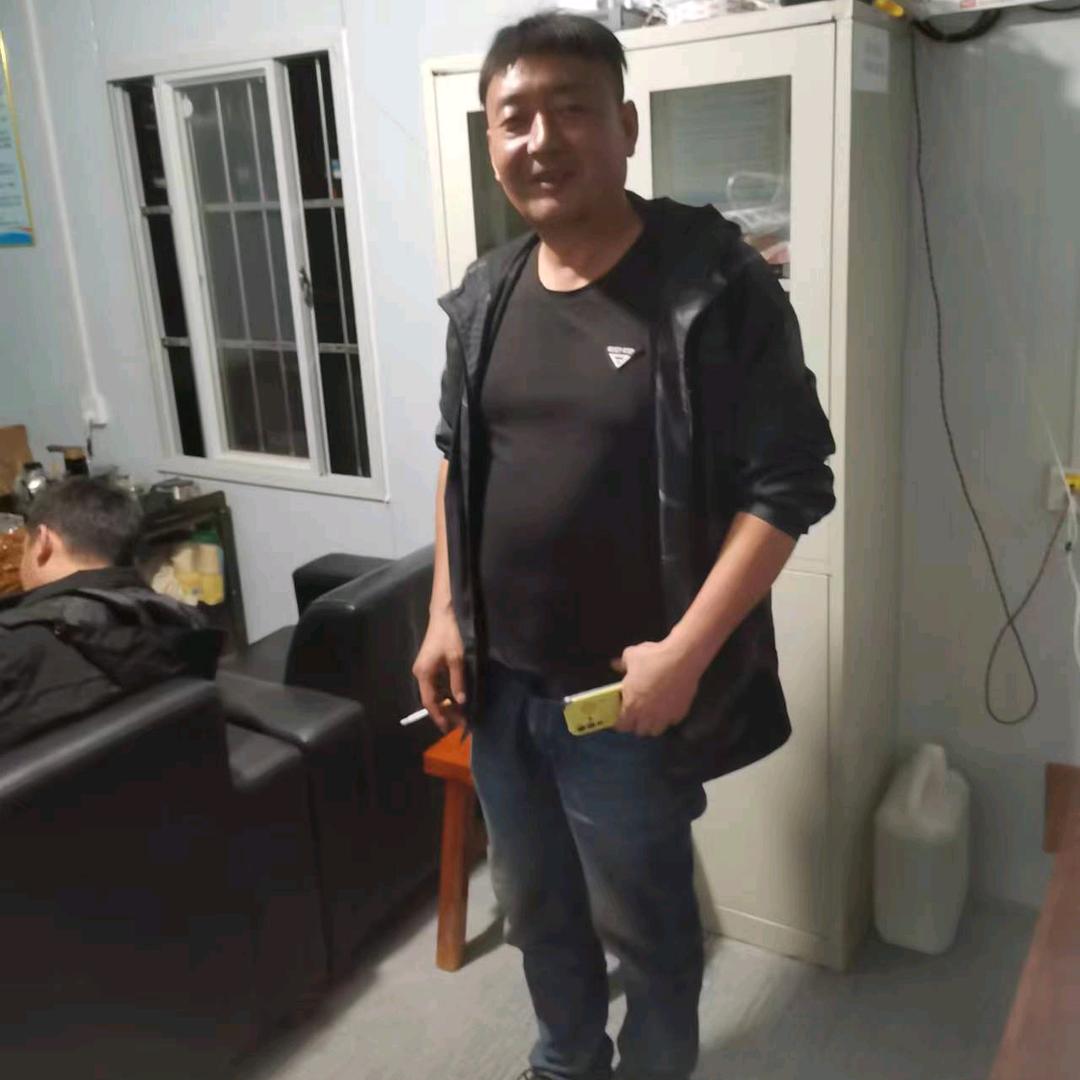 梁学文