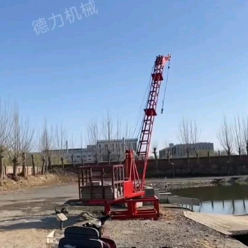 移动吊机爬山虎上料机