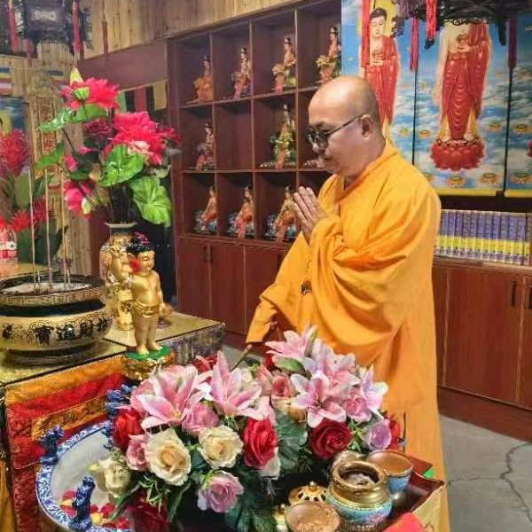 地藏长生洞-修行人